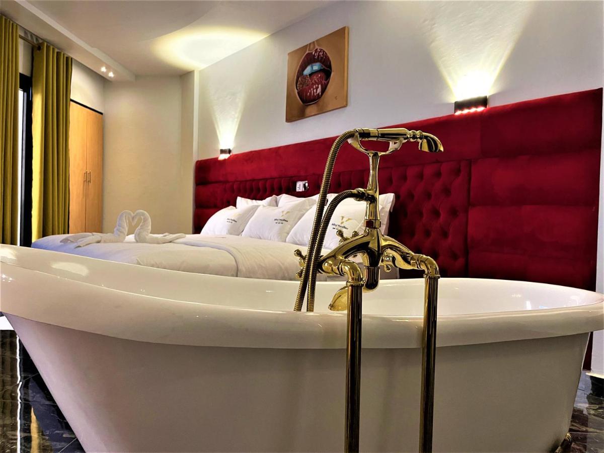 Hotel Vendome دوالا المظهر الخارجي الصورة