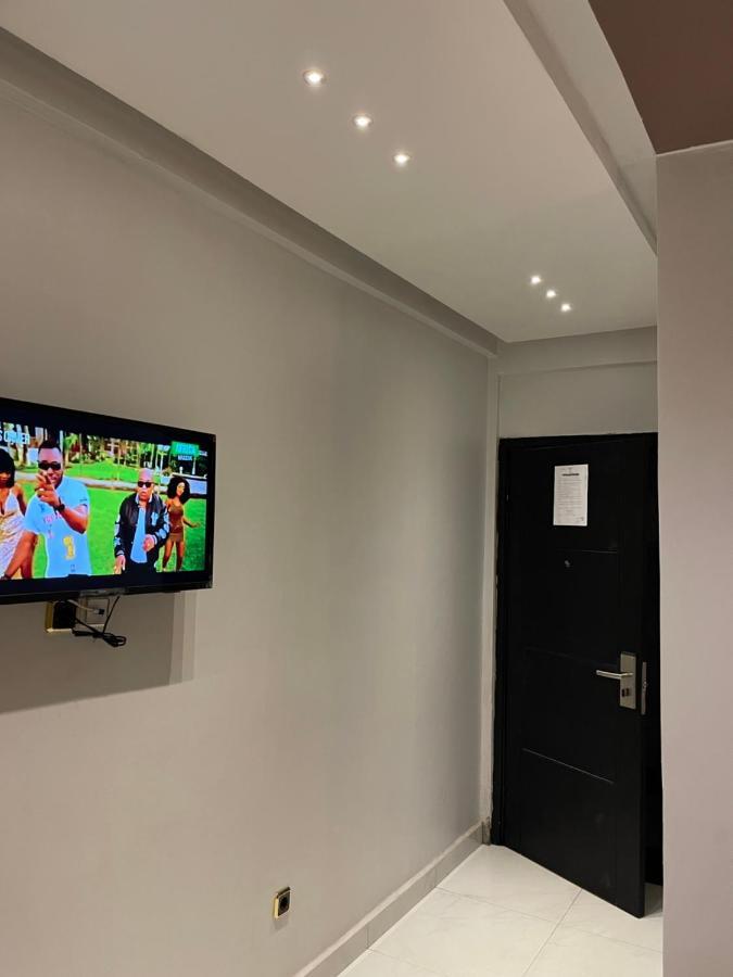 Hotel Vendome دوالا المظهر الخارجي الصورة