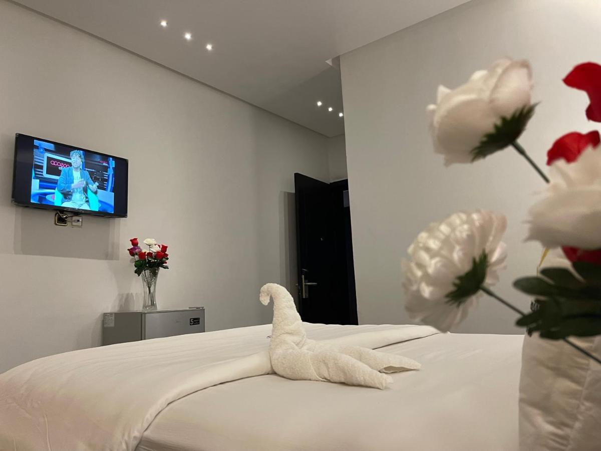 Hotel Vendome دوالا المظهر الخارجي الصورة