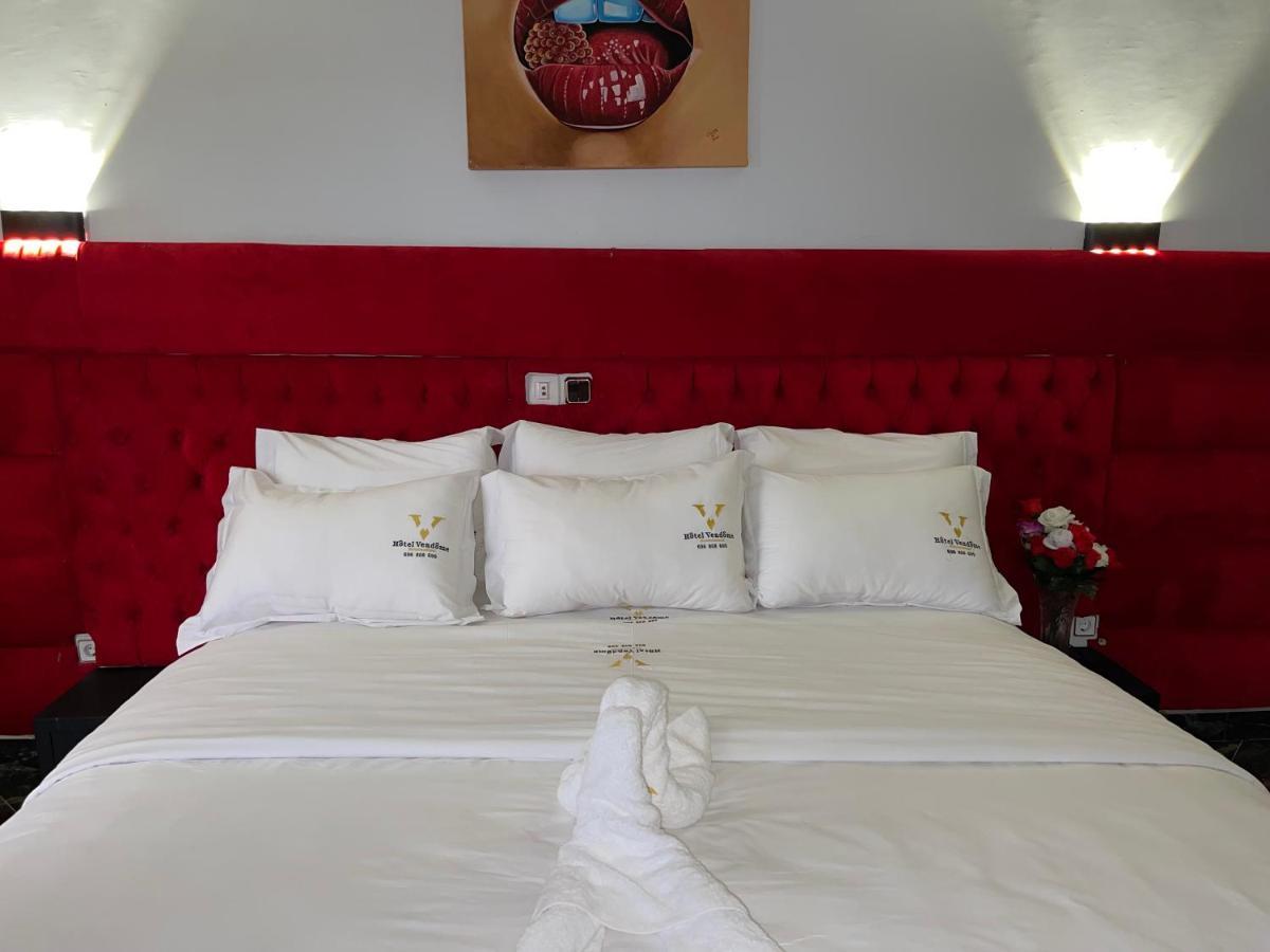 Hotel Vendome دوالا المظهر الخارجي الصورة