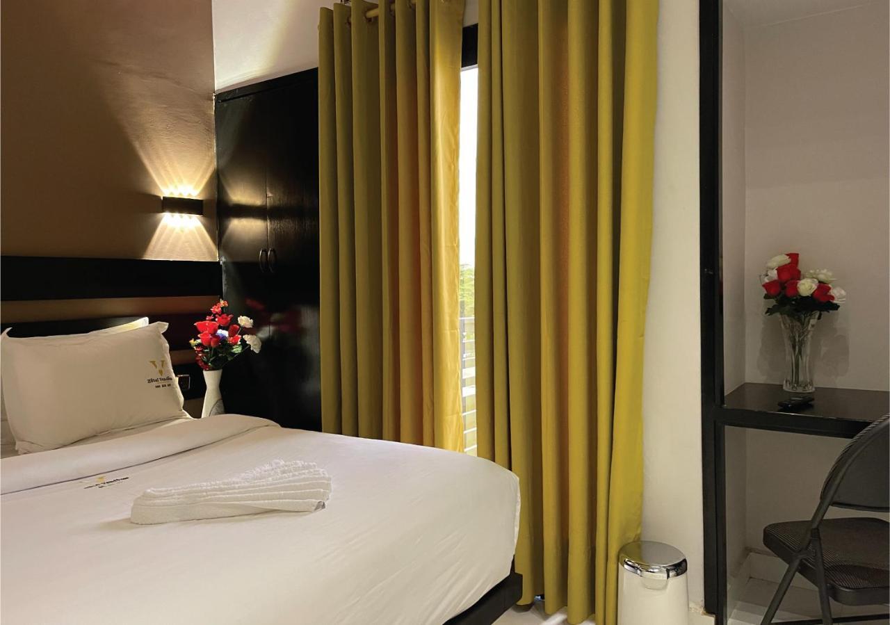 Hotel Vendome دوالا المظهر الخارجي الصورة