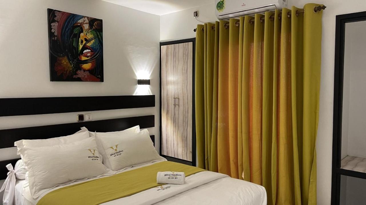 Hotel Vendome دوالا المظهر الخارجي الصورة