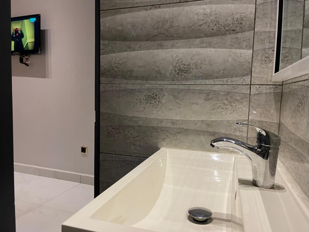 Hotel Vendome دوالا المظهر الخارجي الصورة
