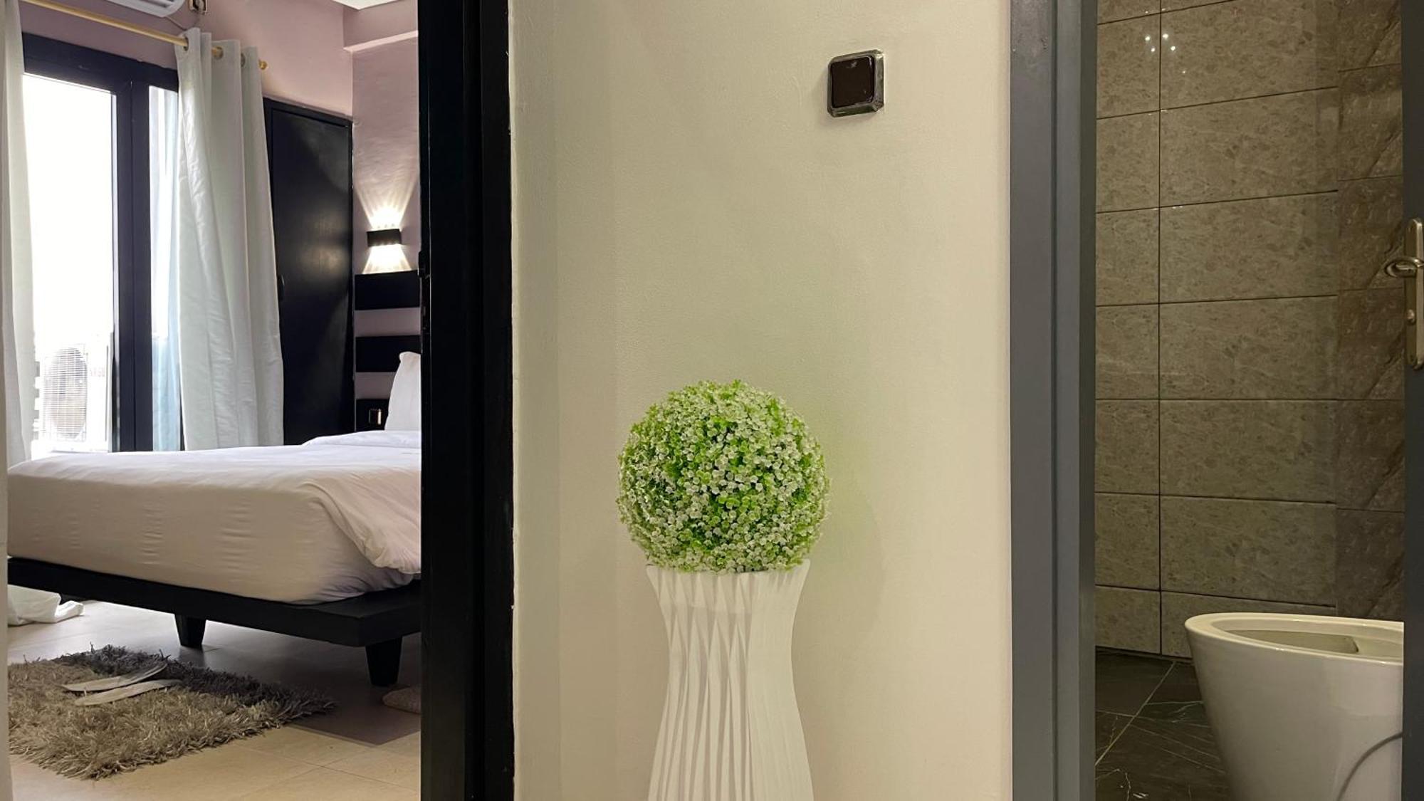 Hotel Vendome دوالا المظهر الخارجي الصورة